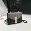 Bolsa Feminina Retrô Design de Nicho 2025 Verão Nova Tendência da Moda Ombro Único Bolsa Quadrada Pequena Casual Estilo Ocidental Bolsa Transversal