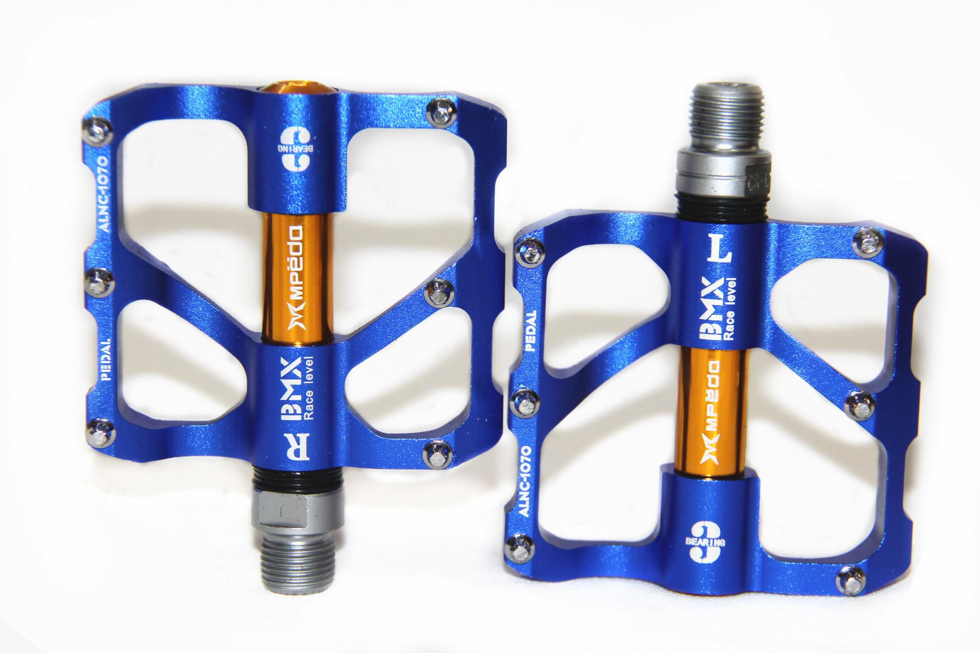 4079137827_1564704934