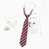 Corbata Retro Rayas Rojas Estilo Universitario Perezoso JK Decoración Camisa Mujer Corbata de Mano DK Accesorios para Hombre Moderno