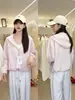 Estilo Delicado e Doce, Roupa Leve e Respirável com Proteção Solar para Mulheres, Design de Verão, Top Estilo Casaco Fino com Capuz de Renda