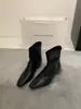Botas cunha elásticas de cano curto super estilosas e bonitas para 2026, estilo francês, com efeito de aumento de altura, Maillard, estilo de início de outono para mulheres