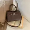 Bolsa de Ombro Transversal Versátil Moda de Alto Padrão Estilo Vintage Novo Inverno 2026 Tendência e Única Transfronteiriça