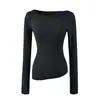 Top de camiseta gris ajustado, de un solo hombro, manga larga para mujer, atuendo de otoño, conjunto de dos piezas de moda con una falda asimétrica que se ajusta al cuerpo