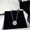 Exquisita Cadena para Clavícula con Cruz de Circonita de Lujo Ligero y Smiley Diseño Estilo Francés Collar Personalizado Hip Hop