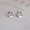 Brincos pequenos de prata 925 esterlina estilo coreano, fofos e únicos para mulheres, simples e criativos, com um design estiloso e versátil, perfeitos para estudantes