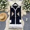 Vestido Retro Francês Color-Block com Gola Polo de Manga Longa de Botão Único Slim Fit para Mulheres com Ajuste na Cintura e Elegante Vestido Suéter com Babados