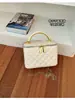 Fio de bordado com padrão de losango bolsa pequena feminina 2026 novo estilo versátil da moda bolsa transversal com corrente bolsa de mão super quente caixa bolsa quadrada pequena