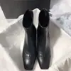 2026 Botas de Moda Elegantes Cuadradas Tacón Grueso Cierre Trasero Tacón Medio Temperamento Elegante Corte Talón Irregular Moda Estilizadas