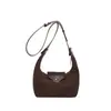 Bolsa Croissant Portátil de Design Nicho Estilo Coreano Atacado para Mulheres Outono 2025 Nova Bolsa de Ombro de Luxo Leve Bolsa Transversal para o Dia a Dia