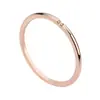 Venta Directa de Fábrica Personalizada Estilo Japonés y Coreano Diamante Pequeño Ultra Fino Lujo Ligero Anillo de Banda Lisa 18K Banda Delgada para Dedo Pequeño Anillo de Zirconia