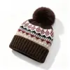 2026 Nova Moda de Inverno Feminina Chapéu de Lã Jacquard com Pom-Pom Circunferência da Cabeça Grande Versátil Proteção contra Frio Chapéu de Tricô Quente