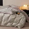 Juego de Ropa de Cama de Algodón Cepillado Engrosado Juego de Cuatro Piezas Sábana de Cama Hueca de Algodón Puro Funda de Edredón Faldón de Cama Juego de Tres Piezas Ropa de Cama Cálida de Otoño e Invierno