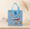 Bolsas de regalo festivas para niños de venta caliente transfronterizas, bolsas de regalo de cumpleaños para jardín de infantes laminadas de tela no tejida, bolsas de regalo de cumpleaños para niños