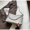 Bolsa Pequena para Mulheres 2024 Primavera e Verão Novo Estilo Matelassê Fio Bordado Bolsa Saco Balde Transversal de Corrente Fashion para Trabalho