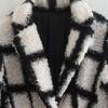 Otoño e Invierno 2025 Nuevo Moda Callejera Europea y Americana para Mujer Abrigo Largo de Felpa a Cuadros Blanco y Negro W050 9561