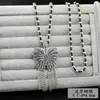 Explosiones en Vivo Estilo Étnico Corre en el Tiempo Cadena de Lana de Flor Collar Largo Plata de Xizang Candado de Larga Vida Colgante de la Riqueza del Cuarteto