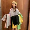 Otoño 2026 Nueva Camiseta de Manga Larga Lisa de Color Sólido Estilo Coreano Suelta para Mujer, Adecuada como Ropa Exterior, Top Versátil para Estudiantes, Ropa de Mujer de Moda