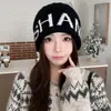Chapéu de Lã com Cordão Estilo Coreano Cabeça Grande Wai Gorro de Tricô com Pelo para Mulheres Pulôver Cacheado Gorro para Frio Rosto Mostrável Cabeça Pequena Chapéu Lua