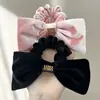 Laço de Veludo Estilo Miu para Cabelo Outono e Inverno Versátil Scrunchie de Veludo de Alta Qualidade Acessório de Cabelo de Ano Novo