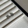 2024 nuevos pendientes pequeños de tachuela huecos con forma de corazón de alta calidad para otoño e invierno, para mujer, sin molestias al dormir, simples, de nicho, únicos