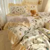 Estilo INS juego de ropa de cama de invierno de terciopelo de leche de cuatro piezas con encaje más terciopelo funda de edredón sábana falda de cama juego de tres piezas 4 ropa de cama