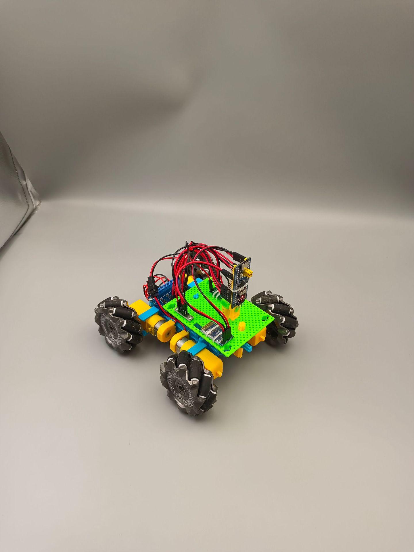 STM32连杆麦轮车组装图2