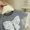 Camiseta de Verão Manga Curta para Meninas Bebê Estilosa Infantil Distintiva Tendência Estilo Coreano Renda Laço Doce Meia-manga Top