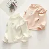 Ropa de Primavera y Otoño para Niños Camiseta para Niñas Bebé Elegante Personalidad Infantil Marca de Moda Estilo Coreano Bordado de Dibujos Animados Volante Encaje Camiseta Base