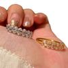 Anillo de Diamante Rai Semicírculo Ovalado Destello Súper Sentido de Lujo Ligero Retro Gama Alta Moda Nueva Anillo de Dedo Distintivo Apilado para el Trabajo