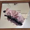 2026 Nuevo Clip de Plátano Satinado Plegado con Brillantes de Pedrería Estilo Coreano para Añadir Volumen, Clip Vertical para Cola de Caballo, Accesorio Versátil para el Cabello para Mujeres