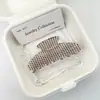 Nuevo Pasador de Pelo de Lunares y Cuadros Otoño/Invierno 2026 con Atmósfera Vintage para Peinados Semi-Recogidos en la Parte Trasera de la Cabeza