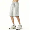 Shorts esportivo masculino cinza patchwork desconstruído, verão, cintura elástica resistente com cordão, corte reto, comprimento no joelho