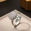 Anel de Zircônia Micro-Pavimentado de Luxo Acessível Europeu e Americano Design de Nicho Feminino Anel Exquisito Aberto para Dedo Indicador Tendência de Moda