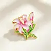 Moda Transfronteriza Europea y Americana Elegante de Gama Alta Calado Flor Plegada Broche Esmalte Floral Pin Accesorio para Ropa