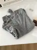 Camiseta de manga comprida versátil de Tencel e lã emendada para mulheres, estilo fino para o outono, macia e que adere ao corpo, cor sólida, roupa de base para usar por baixo