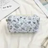 5424 Estuche Acolchado con Relieve de Dibujos Animados Bolsa de Cosméticos de Mano para Mujer Almacenamiento de Gran Capacidad Estudiante Cremallera Papelería Estuche para Lápices