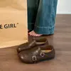 Sapatos de Couro Estilo Britânico Retrô para Mulheres Nova Moda Primavera e Verão 2026 Versáteis Emagrecedores Mocassins de Solado Grosso para Mulheres