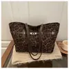 Bolso de Mujer de Moda con un Toque de Lujo, Lujo Ligero, Bolso Tote Retro Sencillo, Bolso de Hombro Retro Otoñal, Bolso Casual para el Día a Día