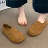 Sapatos femininos populares estilo Birkenstock, novo modelo outono 2026, confortáveis para o trajeto, mocassins casuais slip-on para uso ao ar livre