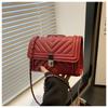 Bolso de Hombro Popular de Este Año para Mujer Simple y Popular 2025 Verano Nuevo Bolso Cuadrado Pequeño de Axila Estilo Coreano Moderno Bolso Cruzado