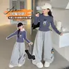 Blusas femininas para primavera e outono de 2026, novo estilo, camisas casuais para usar por baixo para crianças maiores, conjuntos estilo coreano com calças casuais