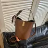 Bolso cubo transfronterizo, gran capacidad, nueva colección otoño 2026, de nicho y moderno, bolso tote versátil, bolso cruzado para el trabajo