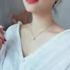 Colar com Pingente Dinâmico de Cubo Mágico Geométrico de Aço Titânio e Diamante para Mulheres, Design de Nicho Exquisite Corrente para Clavícula Acessórios Atacado