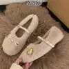 Zapatos Mary Jane blancos con forro de pelo para mujer, perfectos para combinar con faldas, un nuevo estilo otoño/invierno 2026, con polar añadido para mayor calidez y comodidad