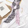 Novo lenço de cabelo francês retrô Pequeno lenço feminino primavera e outono estilo ocidental lenço pequeno versátil com gravata para camisa bolsa lenço pequeno