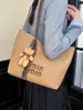 Bolsa de Ombro Casual Nicho Retrô de Grande Capacidade Feminina Nova Moda Outono 2025 e Bolsa Tote Prática para o Dia a Dia