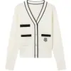 Nuevo cárdigan de punto ajustado con flores de cuentas de industria pesada de color de contraste para otoño e invierno, abrigo elegante corto estilo Chanel para mujer