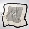 Lenço de Seda 70cm, Moda Coreana de Luxo Versátil Profissional Pequeno Lenço de Seda Imitação, Lenço de Seda Estampado Retrô para Mulheres