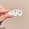 2025 Nuevo Clip de Pico de Pato con Hoja de Pedrería de Perlas Estilo Coreano Horquilla de Moda Clip para Flequillo Horquilla Lateral