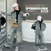 Conjunto de Ropa para Niñas Primavera y Otoño 2026 Estilo Retro de Hong Kong con Múltiples Bolsillos de Mezclilla Estilo Callejero Americano Fresco a la Moda para Niños Mayores